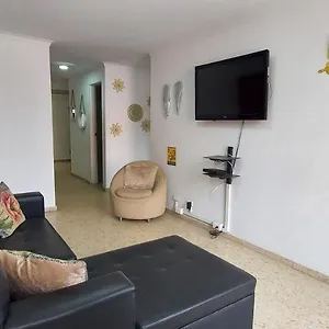 Apartamento Amplio En Colores